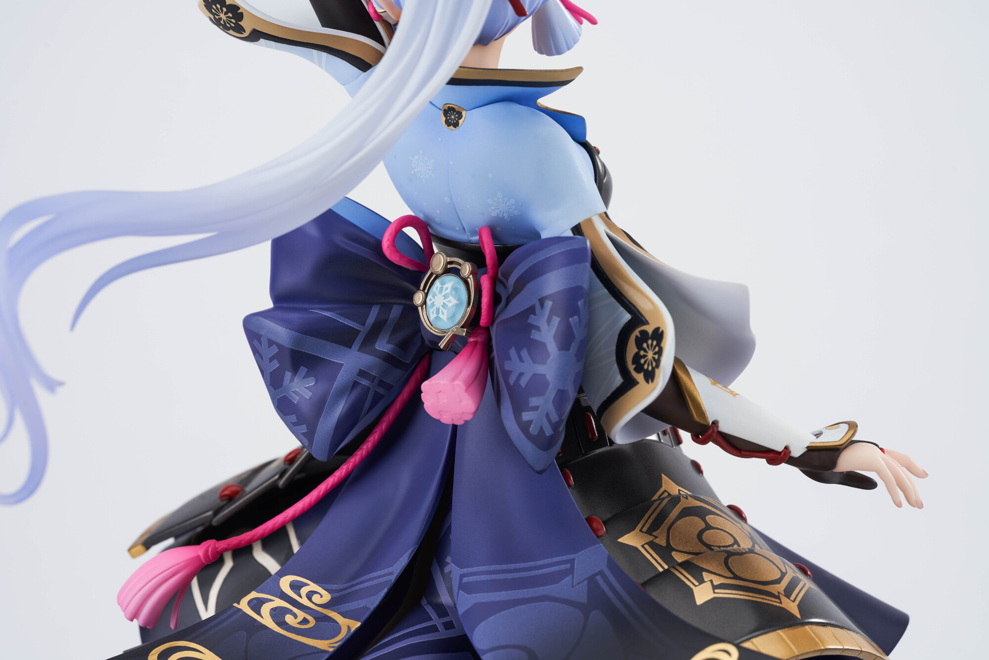 Genshin Impact - Kamisato Ayaka - 1/7 Scale Figure - Flawless Radiance Ver  29cm - MiHoYo - Apex - Little Japanese Corner
